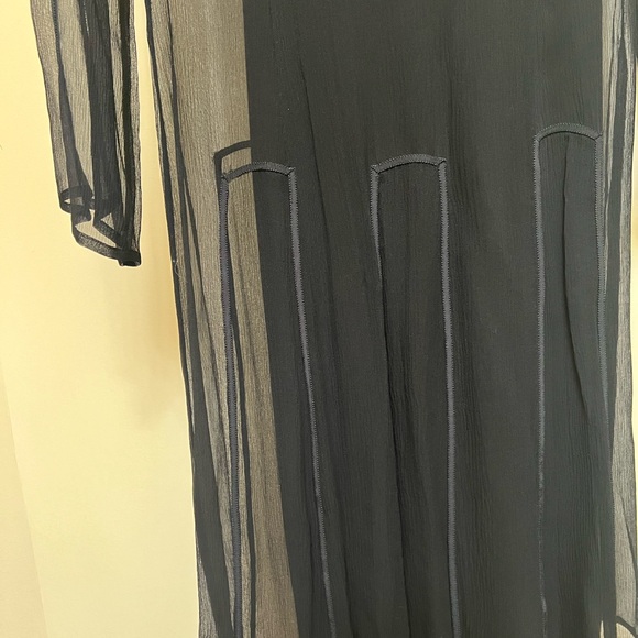 Black dress - Picture 3 of 3